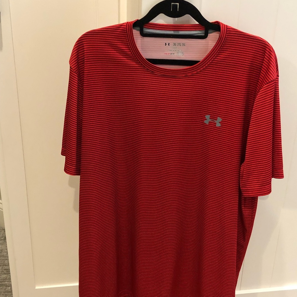 Mens XXL mens Under Armour t-shirt